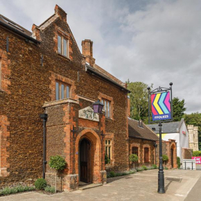 Ffolkes Arms Hotel